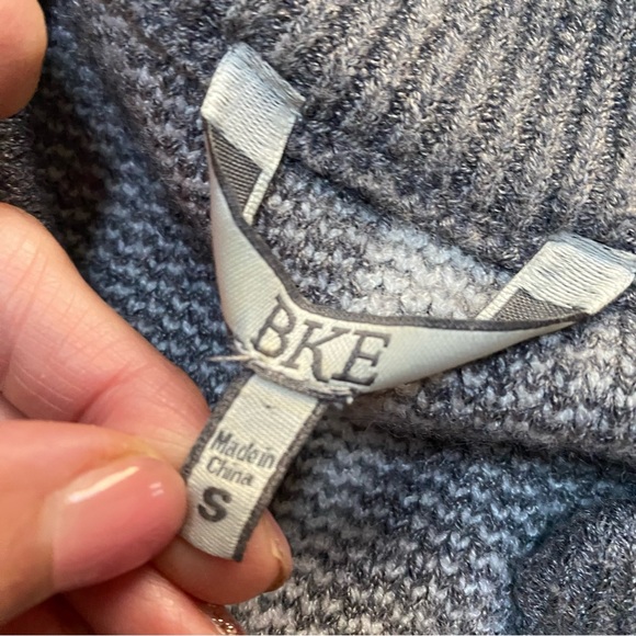 BKE Buckle Gray Stripe Open Front Knit Cardigan Duster Sweater Size small - Picture 2 of 6